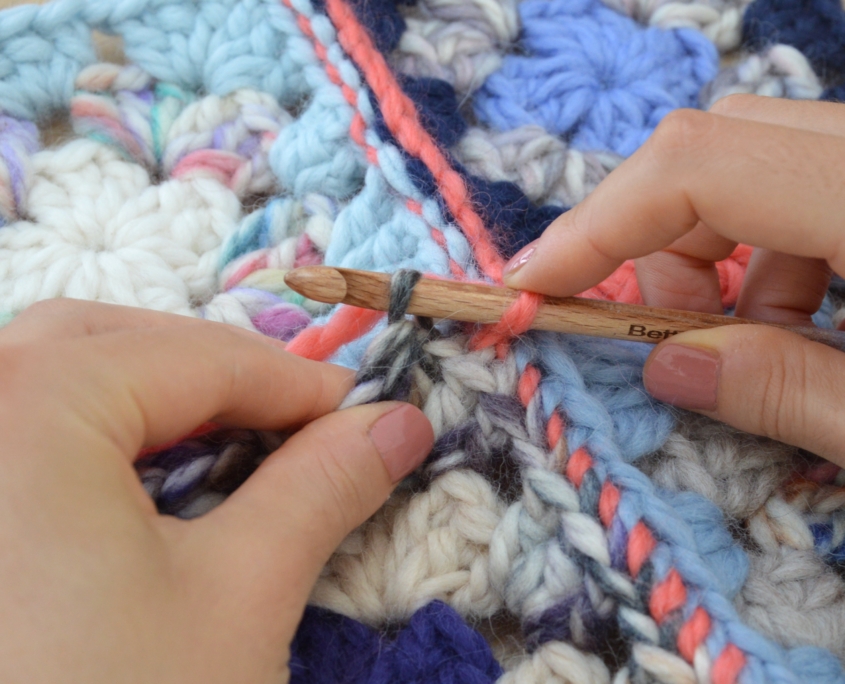 Metodo #4: Punto Treccia Come unire le Mattonelle Granny: 4 metodi