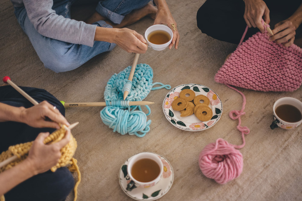 benefici del lavoro a maglia: la convivialità