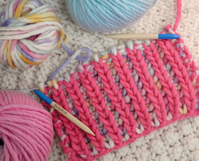 The Two-Color Fisherman's Rib Stitch is an amazing knitting stitch for your ribbed garments and edges. Choose 2 contrasting or matching colors and work using circular needles or double pointed needles. It's a double-sided knitting stitch: the colors of the ribs alternate on the two sides of the work. This pattern is easy to follow for confident beginners to intermediate level knitters.