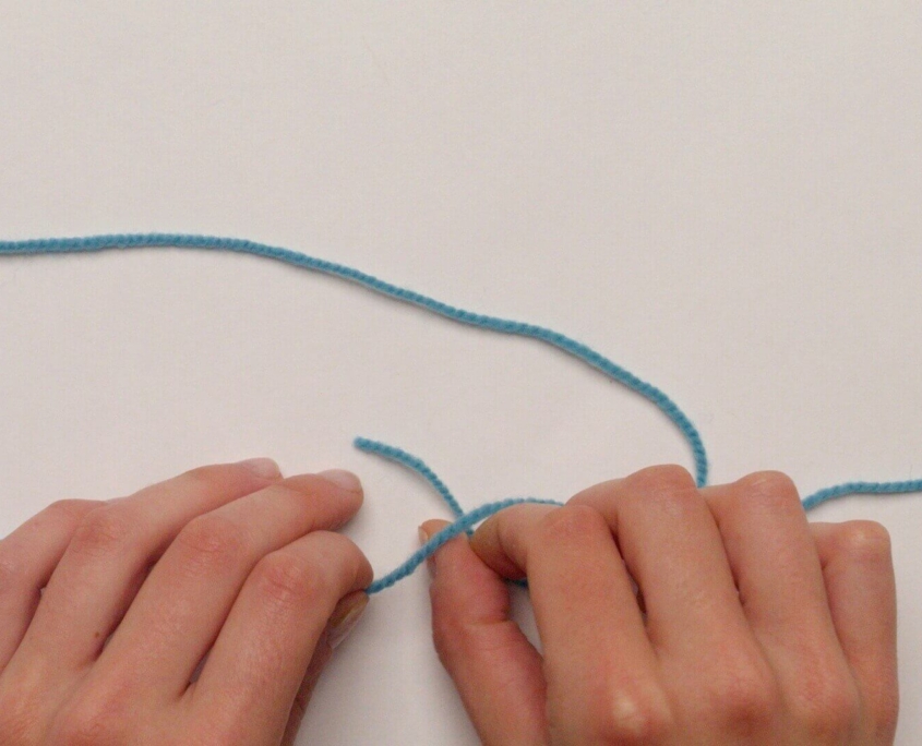 How to join two yarn balls with the Magic Knot