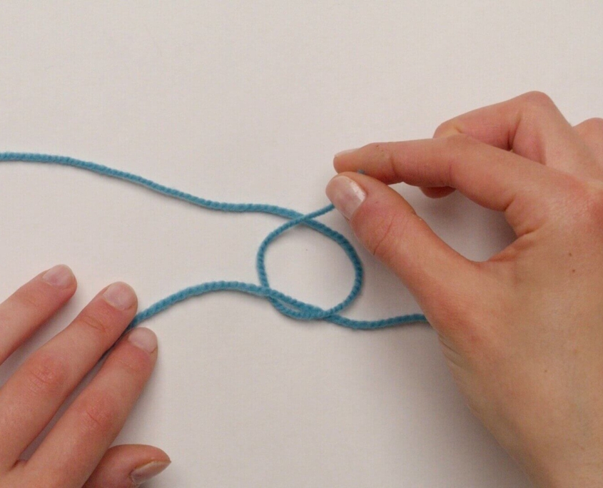 How to join two yarn balls with the Magic Knot