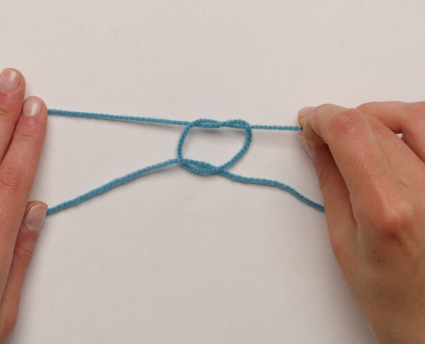 How to join two yarn balls with the Magic Knot