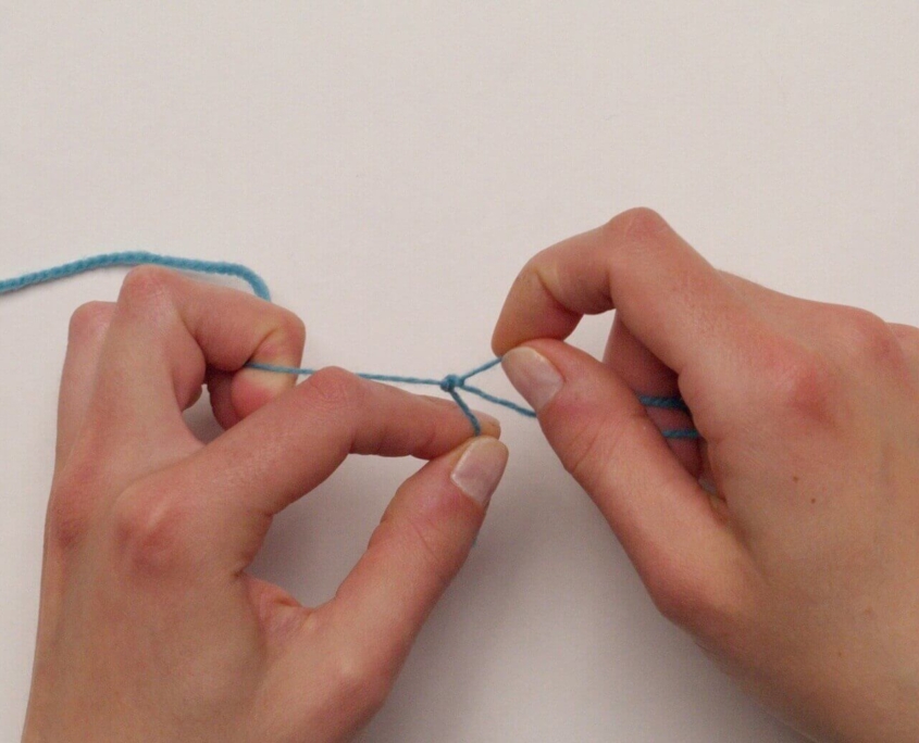 How to join two yarn balls with the Magic Knot