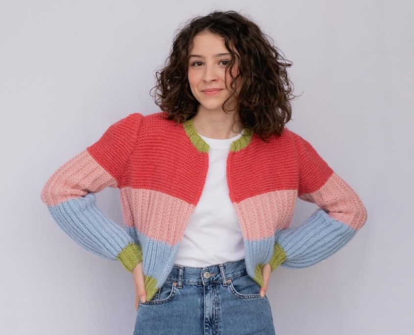 Maisie Cardigan, lavorato ai ferri