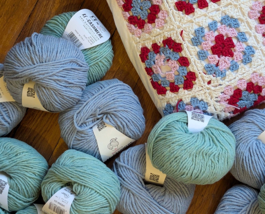 gomitoli di cashmere riciclato