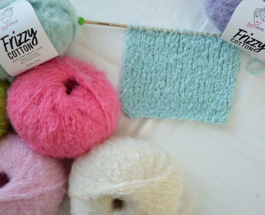 Dettaglio della texture soffice e arricciata del filato in cotone Frizzy Cotton