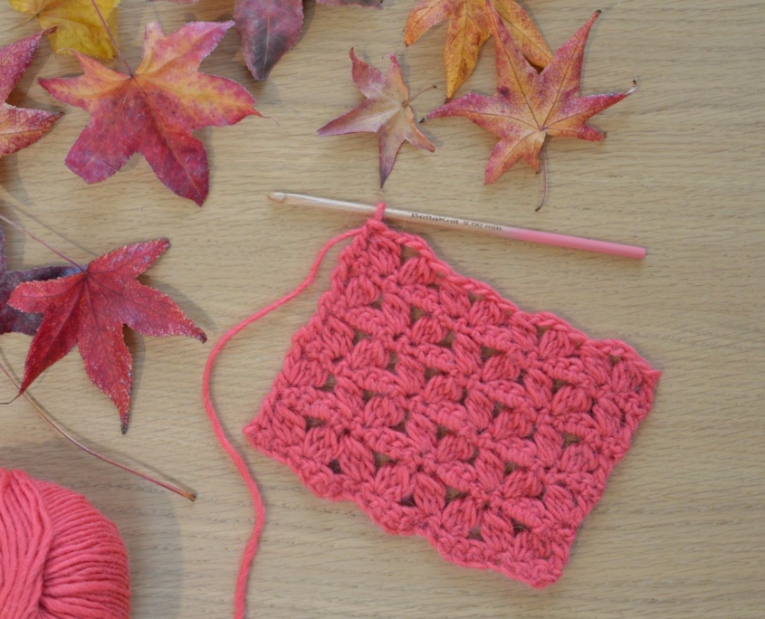 3 punti must-have per l'autunno - Campione Punto Ghianda all'uncinetto lavorato con filato in baby alpaca e lana